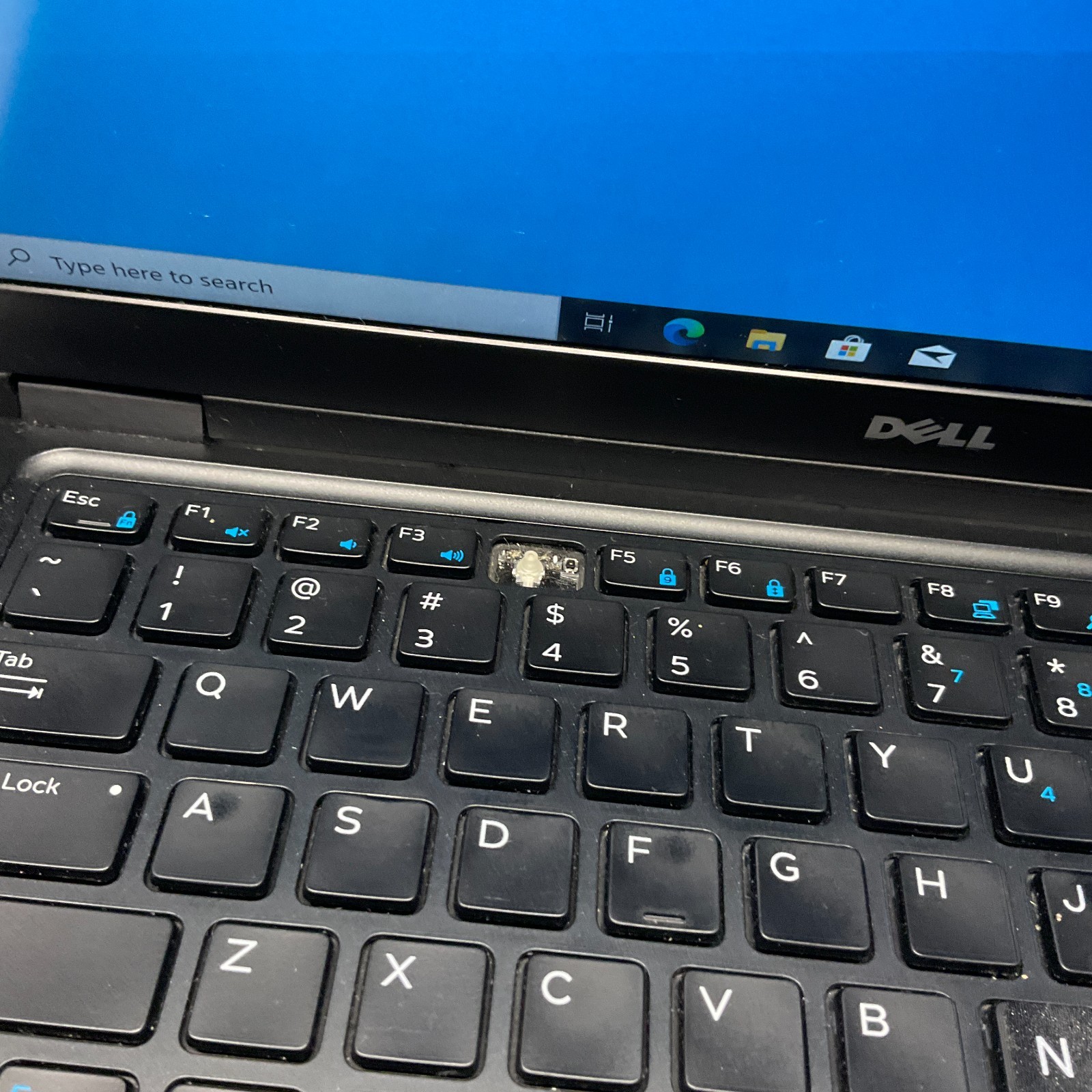 Dell Latitude 5480 14″ Intel Core i5-6300U 2.40GHz 8GB 256GB SSD Windows 10 READ