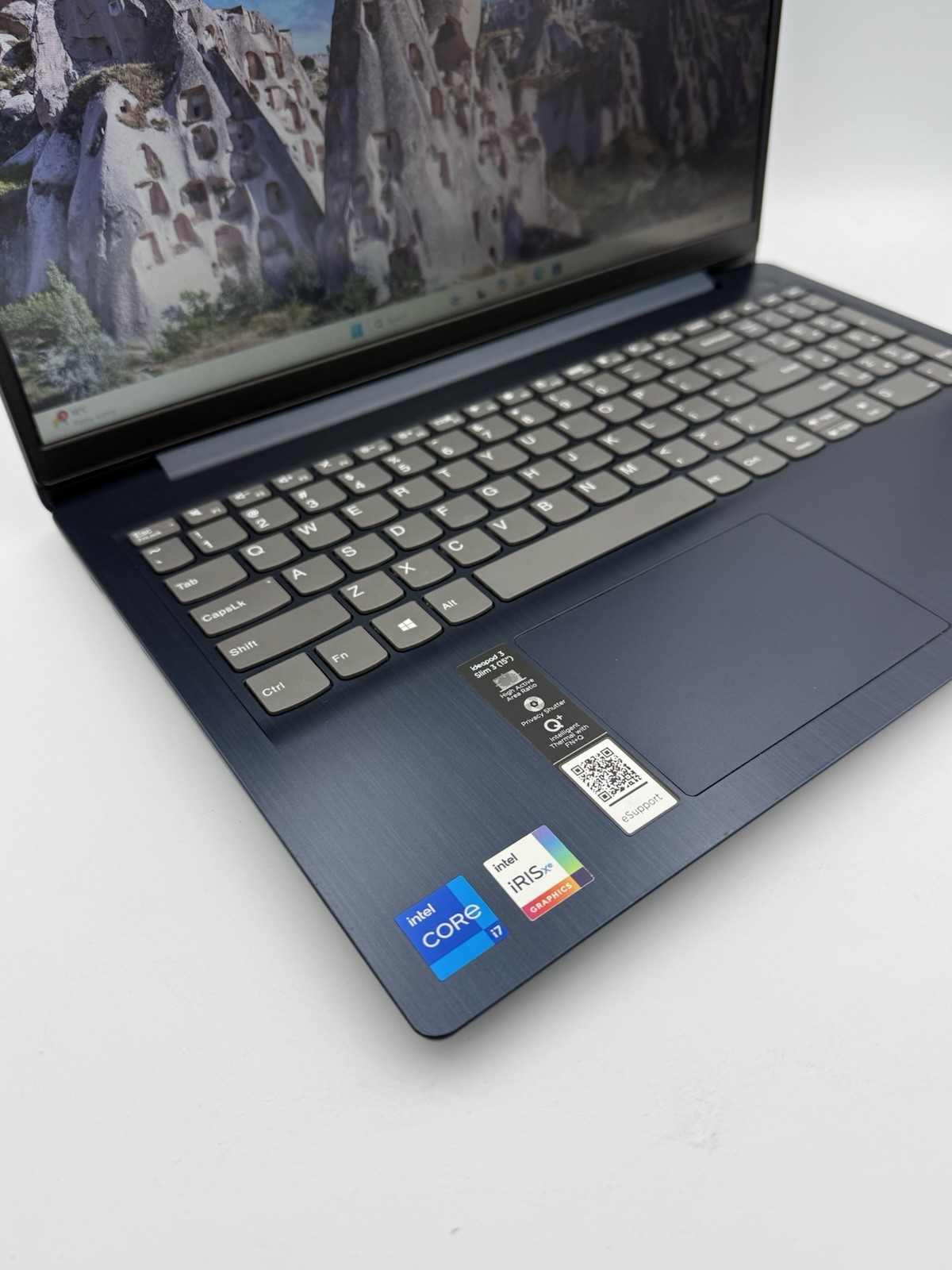 Lenovo IdeaPad 3 15.6” 15ITL6 – i7 11th Gen | 8GB RAM | 512GB SSD – 41C