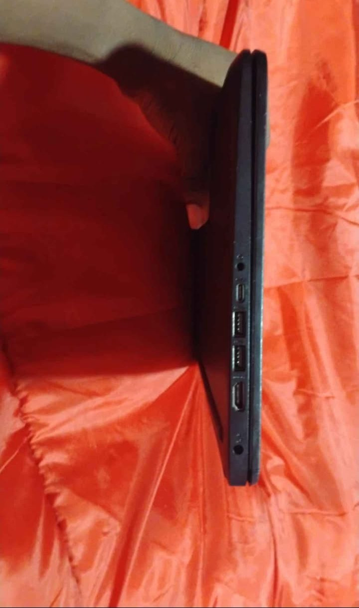 HP Laptop 14-dq0xxx Needs computer charger plugged in to work comes with charger