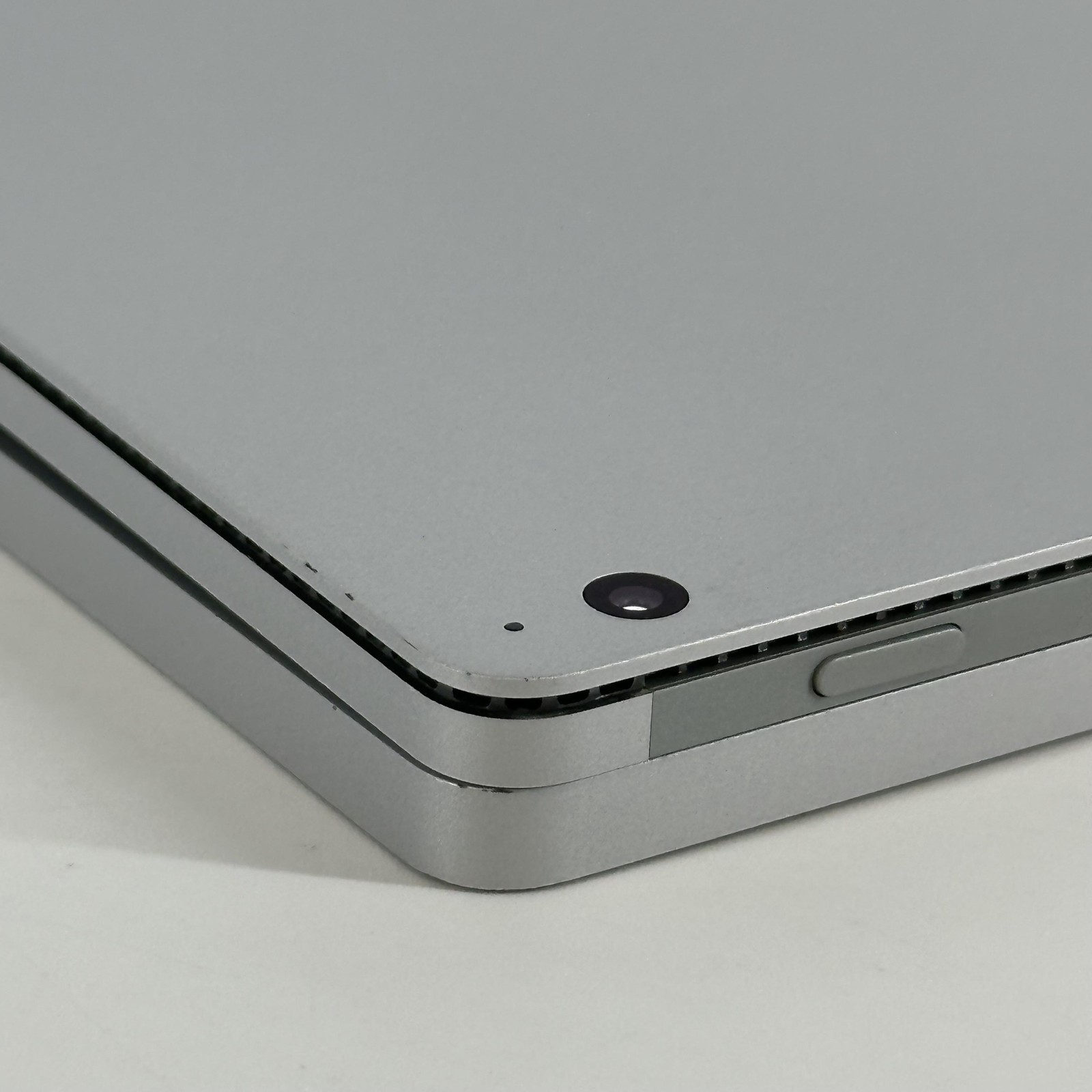 Microsoft Surface Book 2 15 TOUCH i7-8650U 16GB 256GB SSD GTX 1060 Yellow Hue