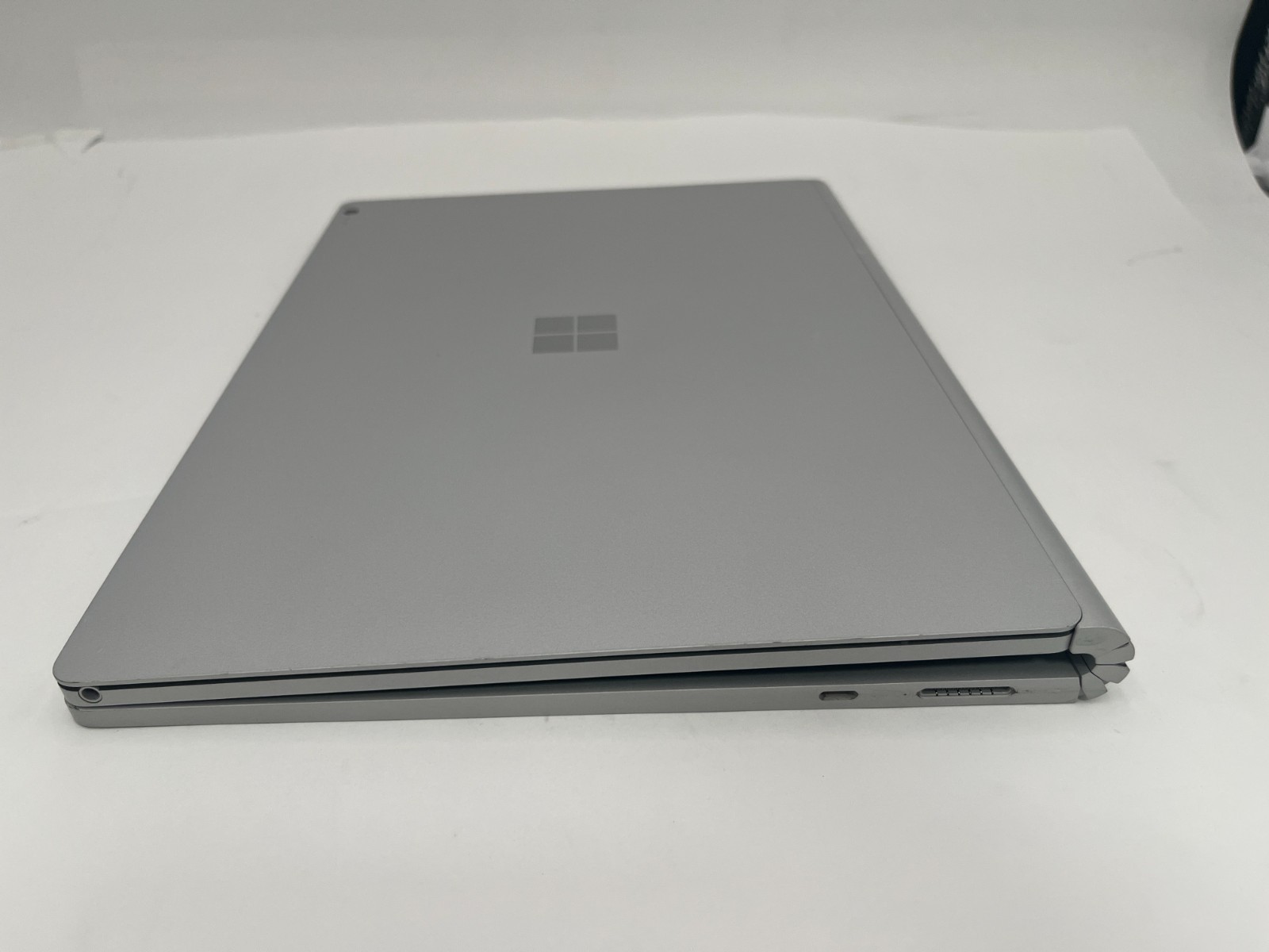 Microsoft Surface Book 2 1832 i5-8350U 8GB RAM, 256GB M2 WIN 11