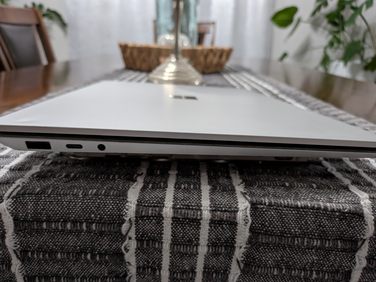 MS Surface Laptop 4 1950 13.5″ | 2.60GHz i5-1145G7 | 8GB RAM | 256GB | w/Dock
