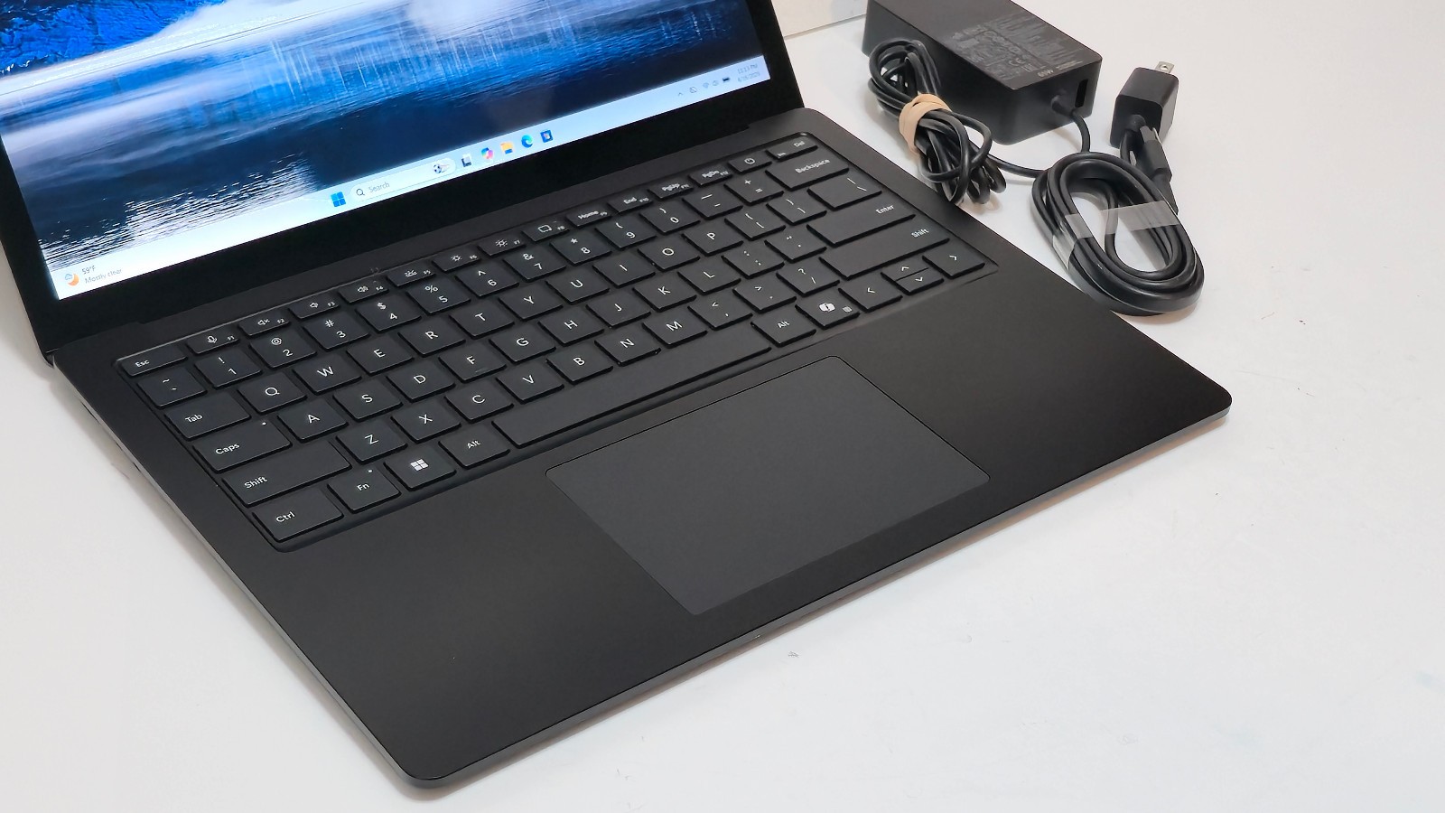 Surface Laptop 6 13.5″ (2033) Core Ultra 7 165H ,32 GB RAM, 1 TB SSD Touch