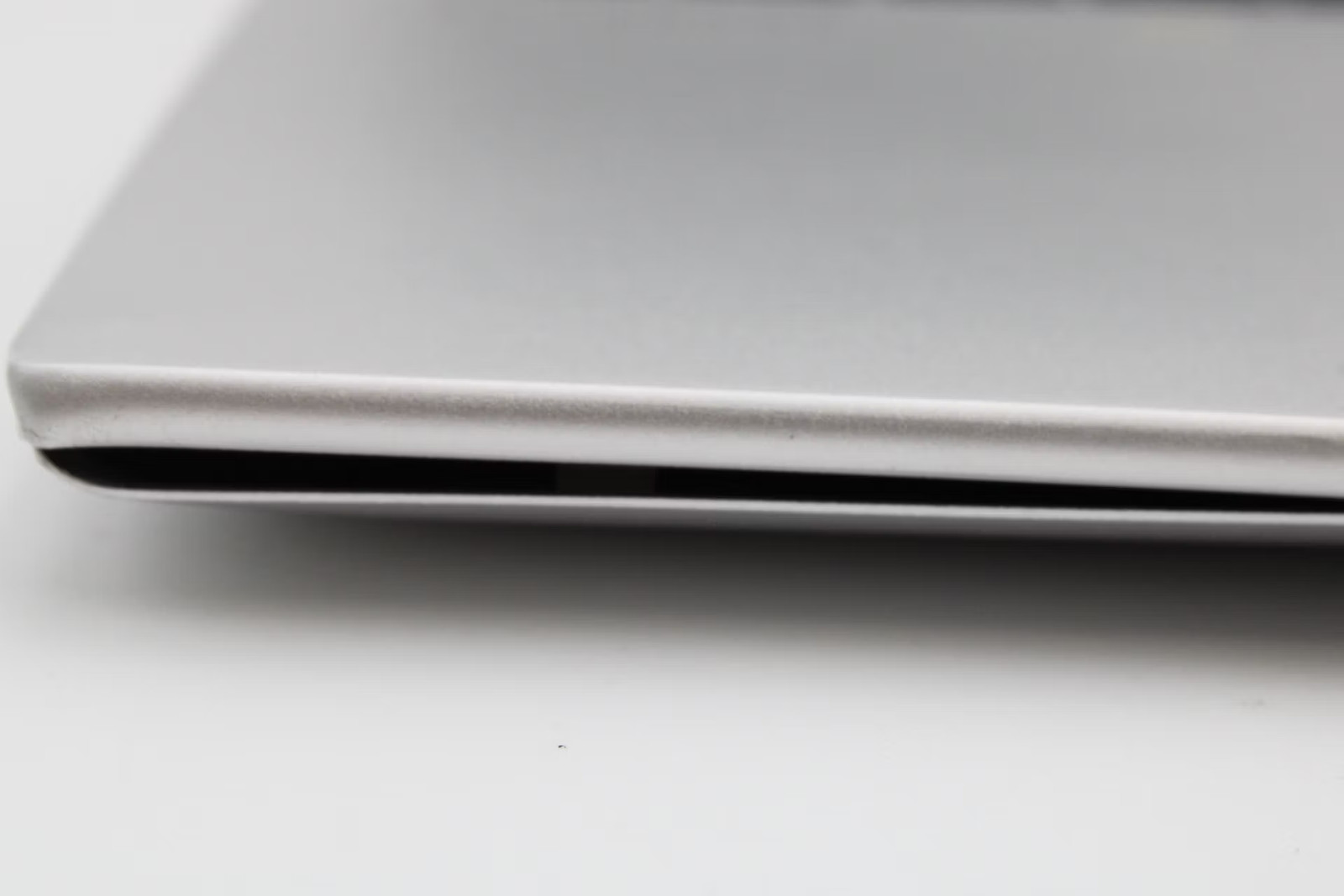 HP EliteBook 860 G10 16″ i5-1345U, 256GB NVMe, 16GB RAM