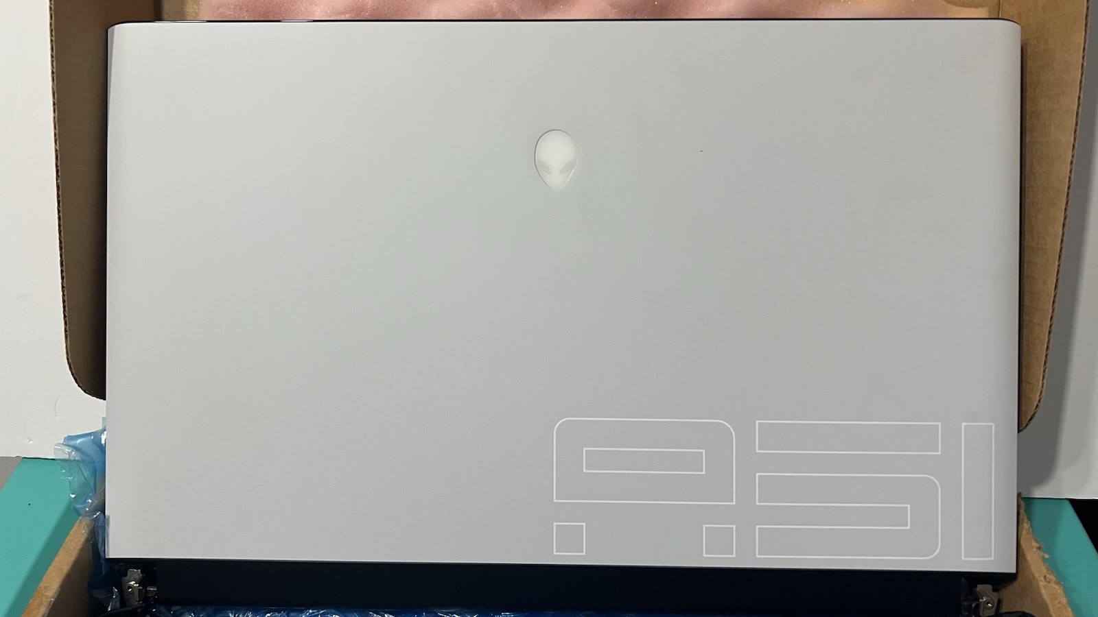 Alienware Area-51m R2 | i9-10900K RTX 2080 Super | 2TB SSD | 144hz 1080P | 32 GB