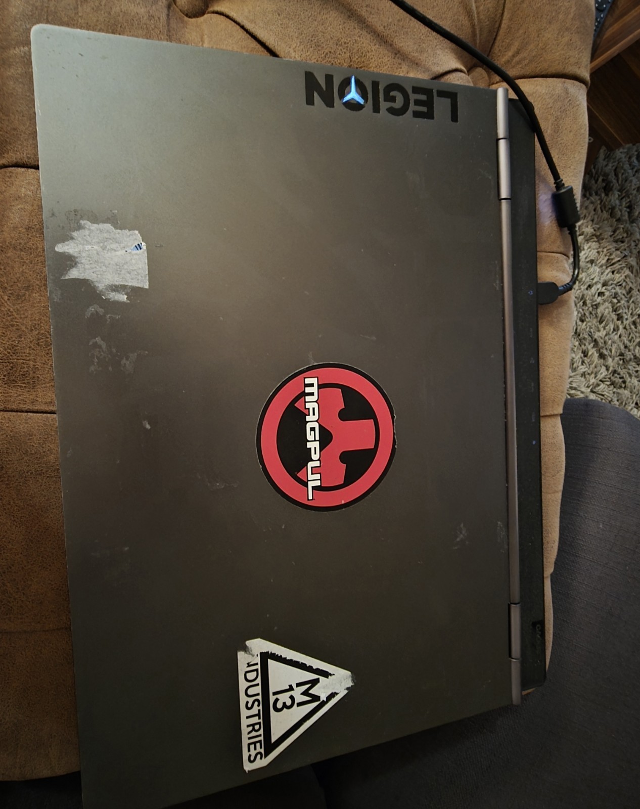 Lenovo Legion Y730-17IN Laptop i5-8300H 2.30 GHz 8GB DDR 1 TB HD GTX 1050Ti 4GB