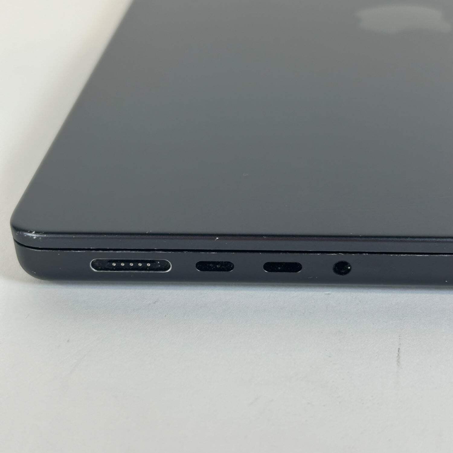 2024 Apple MacBook Pro 14″ M4 Pro 16C GPU 4.5GHz 24GB RAM 1TB SSD A3401