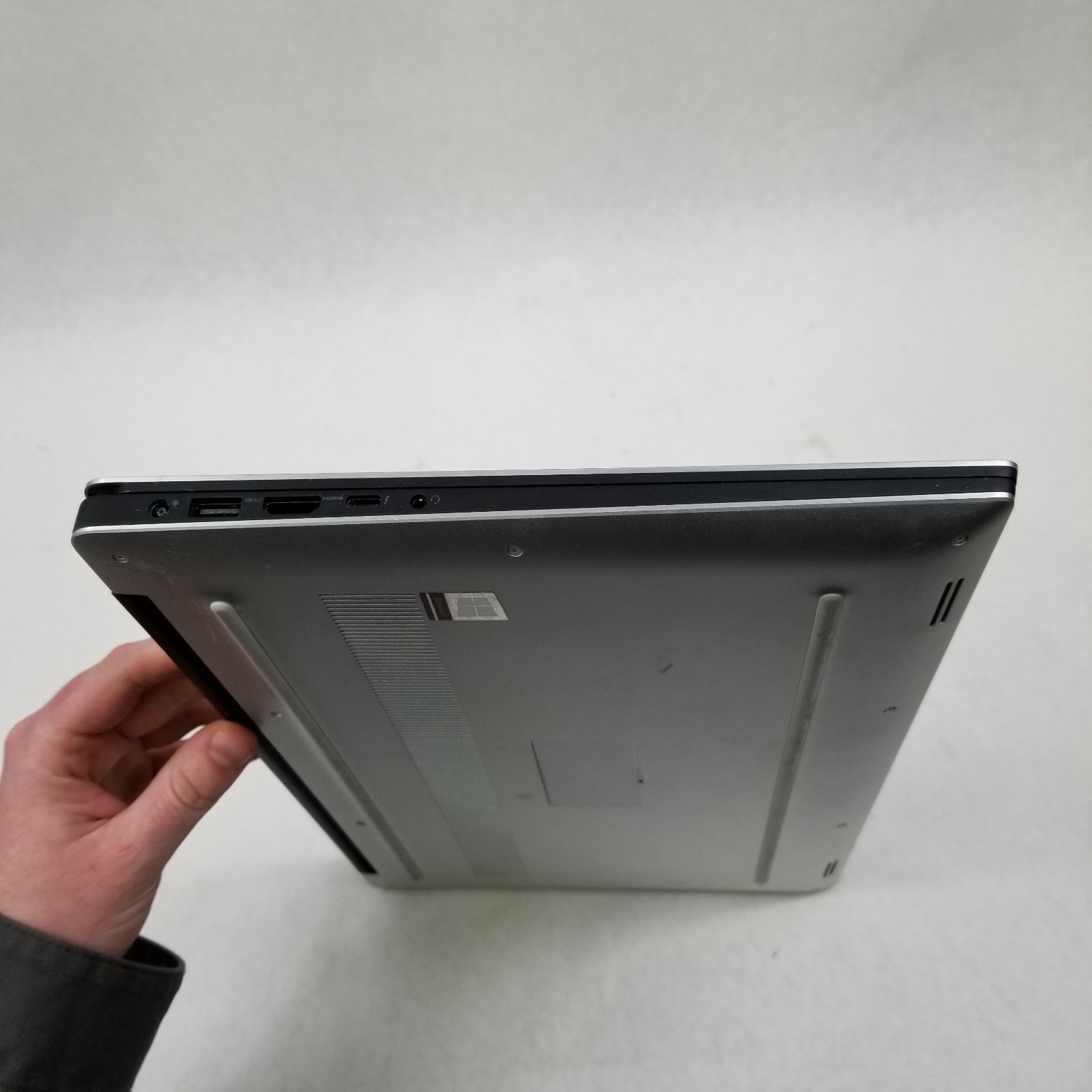 Dell XPS 15 9570 15″ Core i7-8750H 2.2GHz 16GB RAM 256GB SSD GeForce GTX 1050 Ti