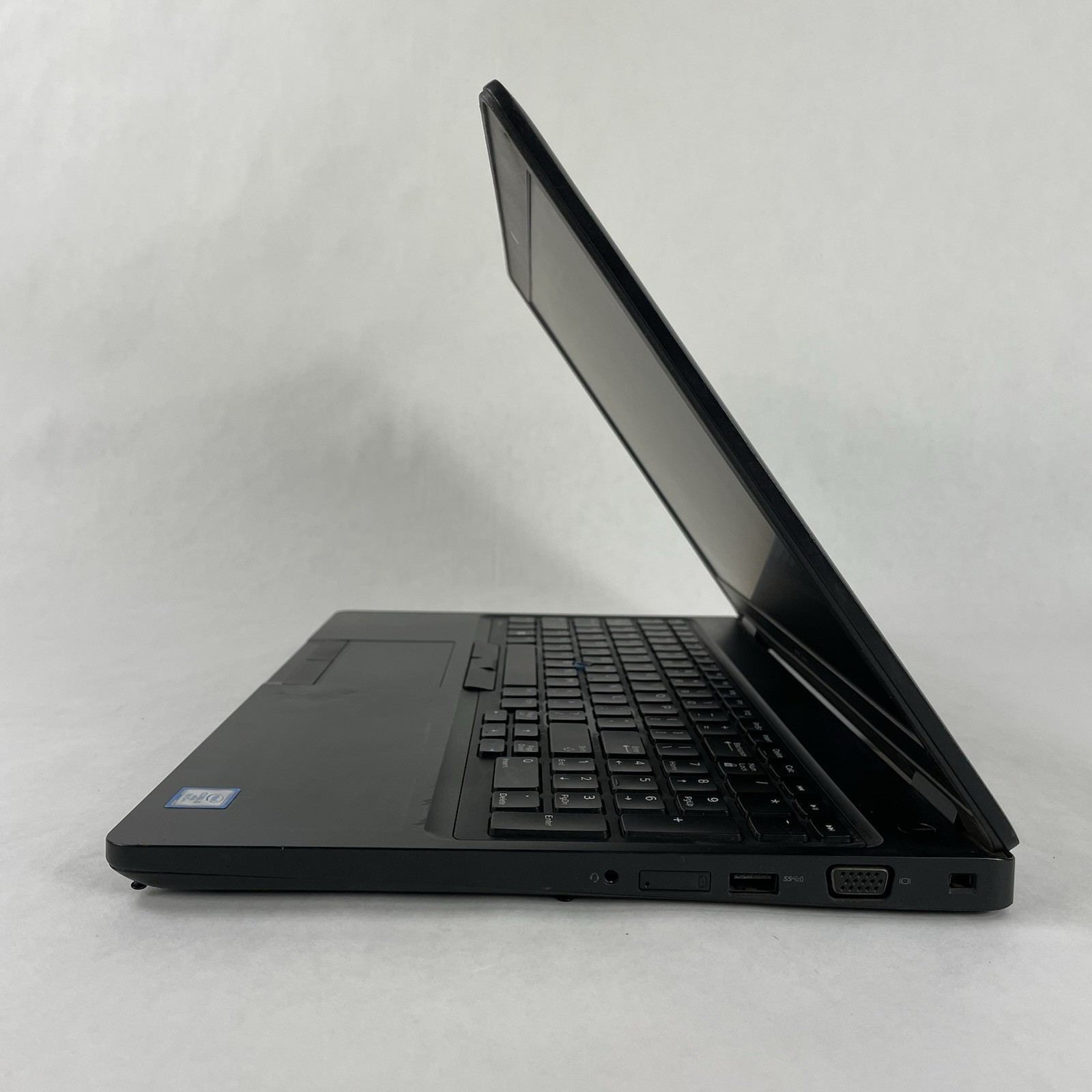 Dell Latitude 5580 15.6″ i5-7300U 2.6 GHz 8 GB RAM No SSD/OS/AC – Bad Back Edge