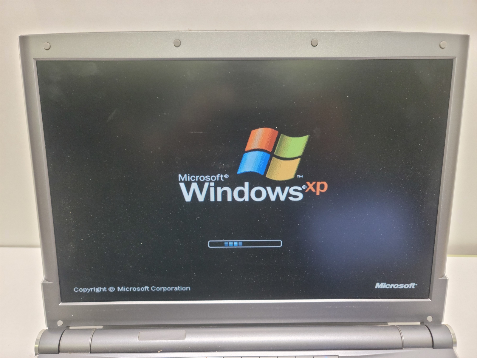 EliteGroup 600L Laptop, Intel Pentium M 1.70GHz , 500MB RAM, DVD-RW