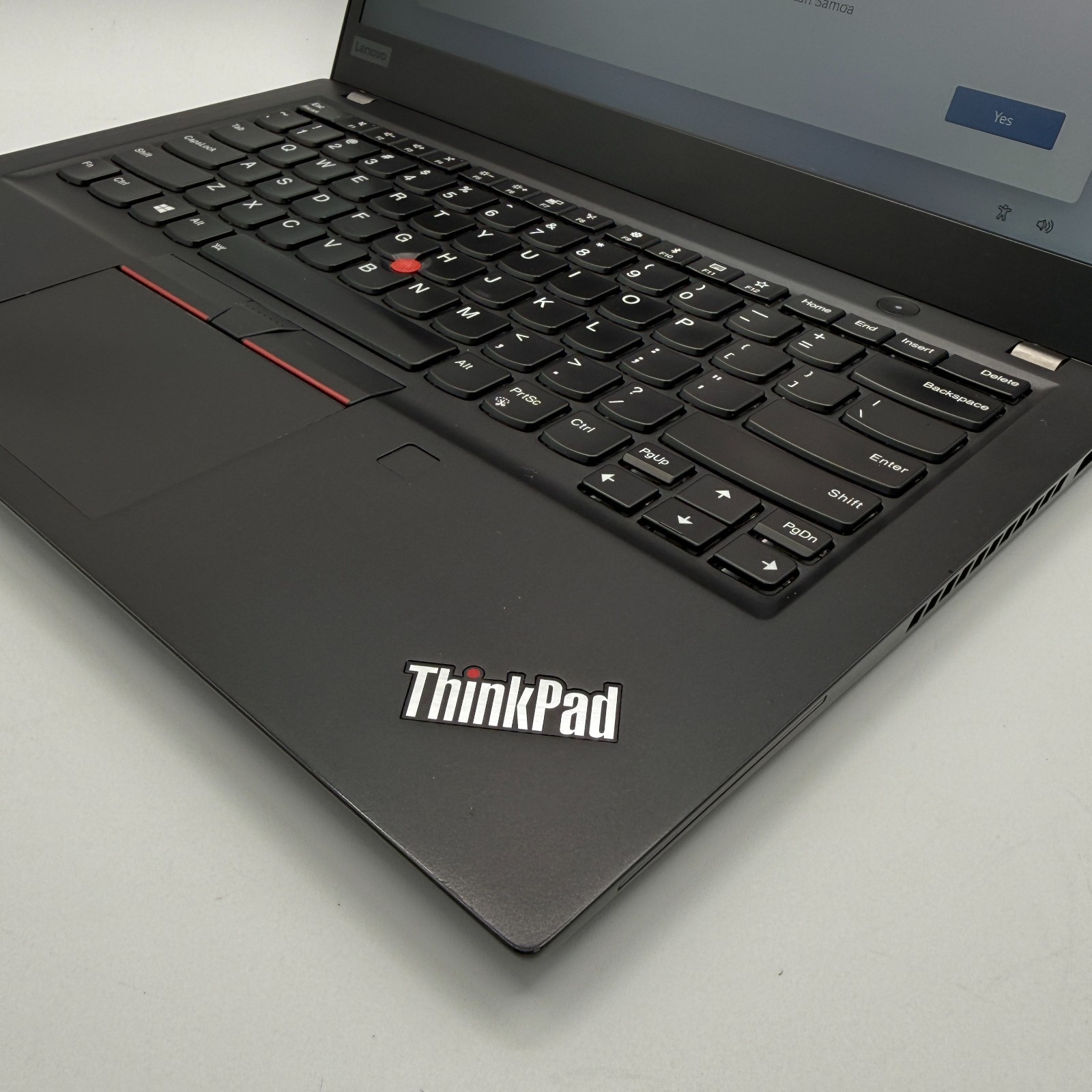 Lenovo ThinkPad T490s 14″ i7-8565U 16GB RAM 256GB SSD Win11 Pro Fingerprin Fair