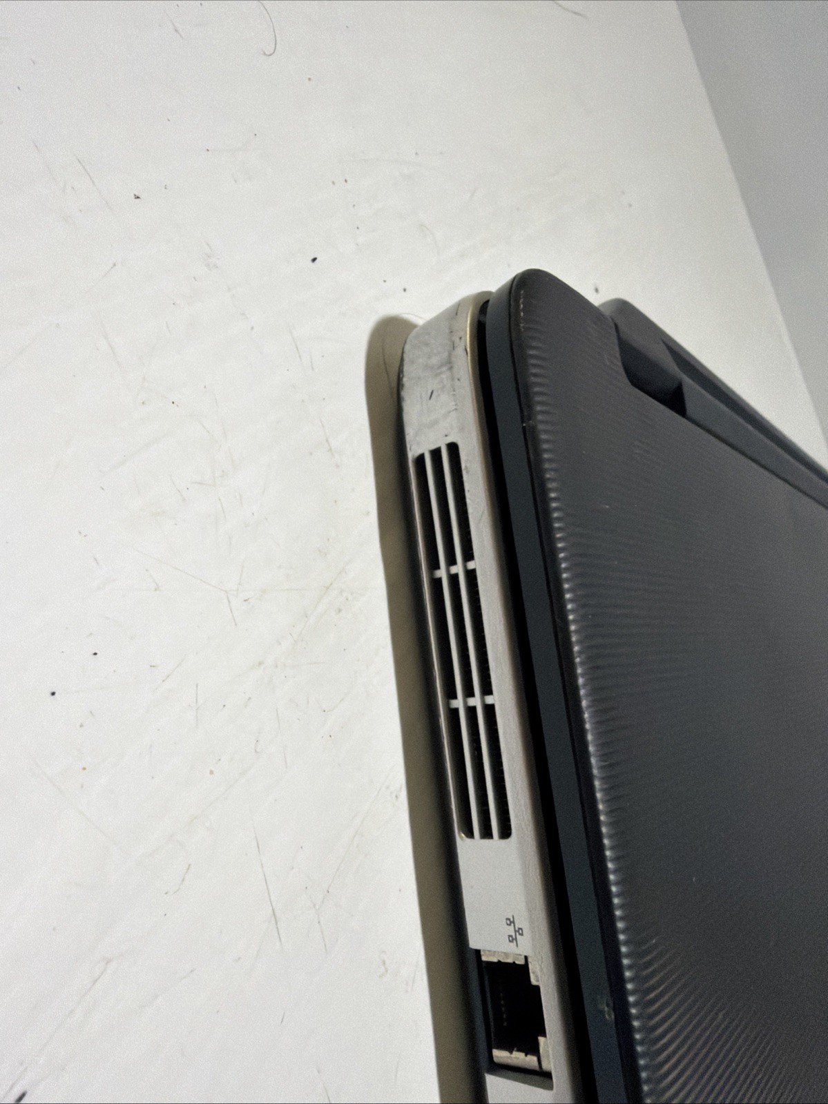 Dell Vostro 1540 15″ Laptop i3- M380 4gb Ram 320gb HDD Windows 10 Home No P/S