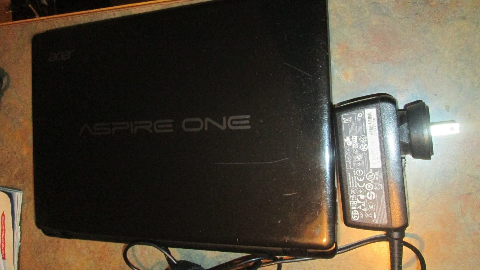 Acer Aspire One 725-0691 –11.6 LED Laptop (dead battery)