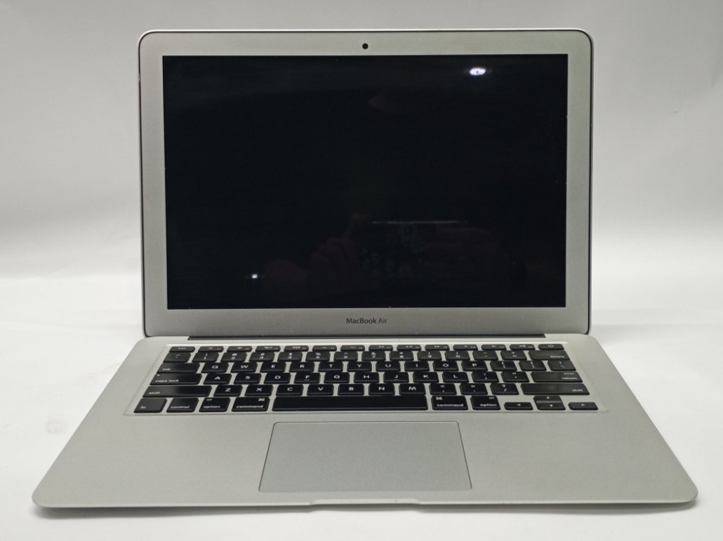 Apple MacBook Air A1466 13.3″ i5-5350U@1.80GHz 8GB/256GB M.2 OS Big Sur TH014!