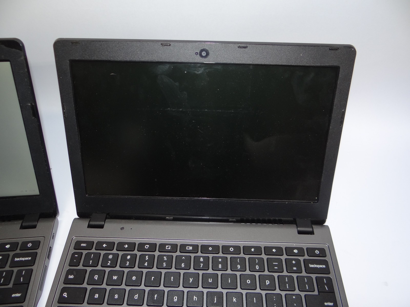 Lot of (2) Acer C720-2844 11.6 inches Intel Celeron 4GB RAM 16GB SSD Chromebook