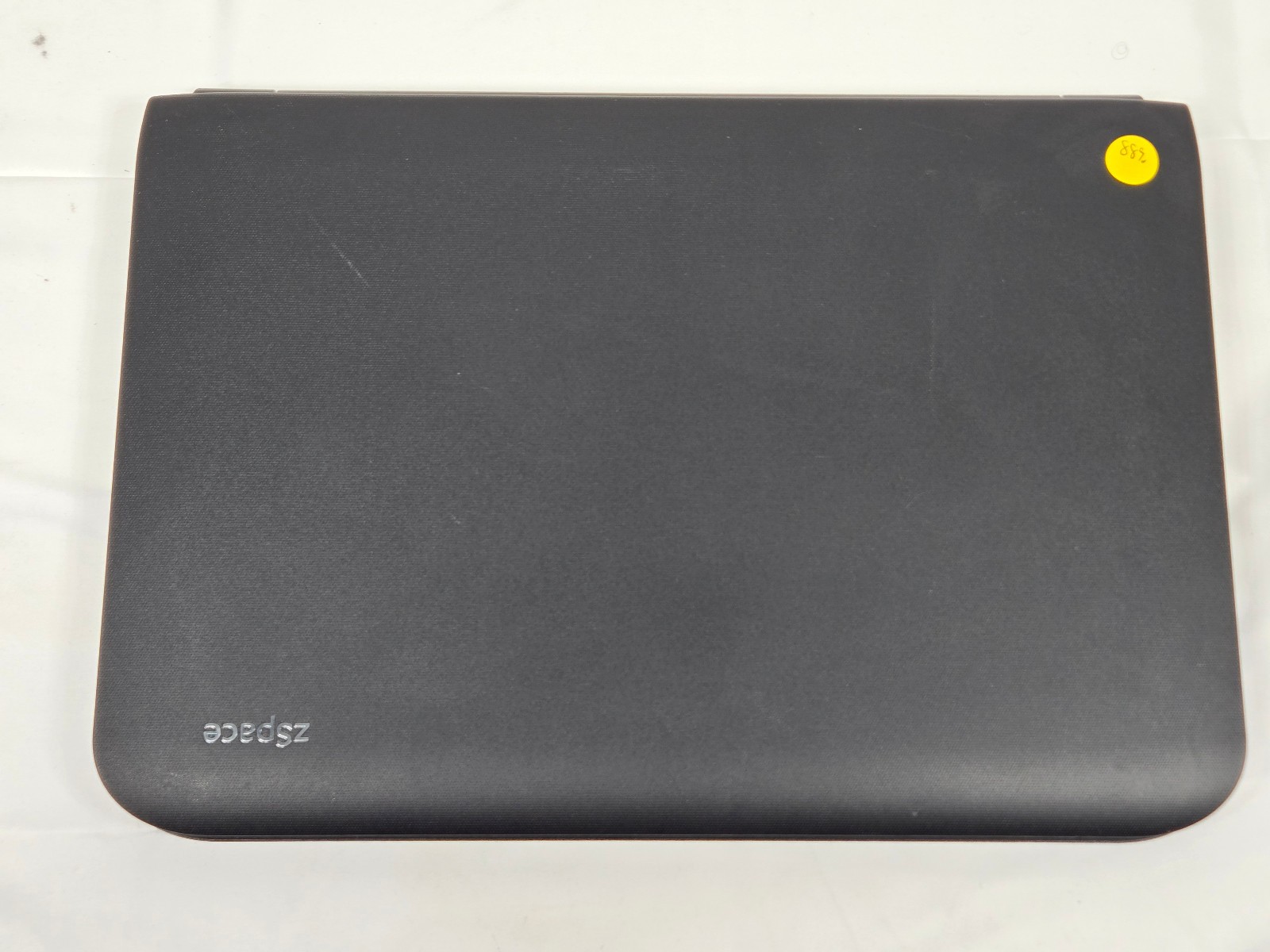 zSpace Original Edition W1847 15.6″ LCD A9-9420 CPU 8GB RAM 240GB SSD Windows 11