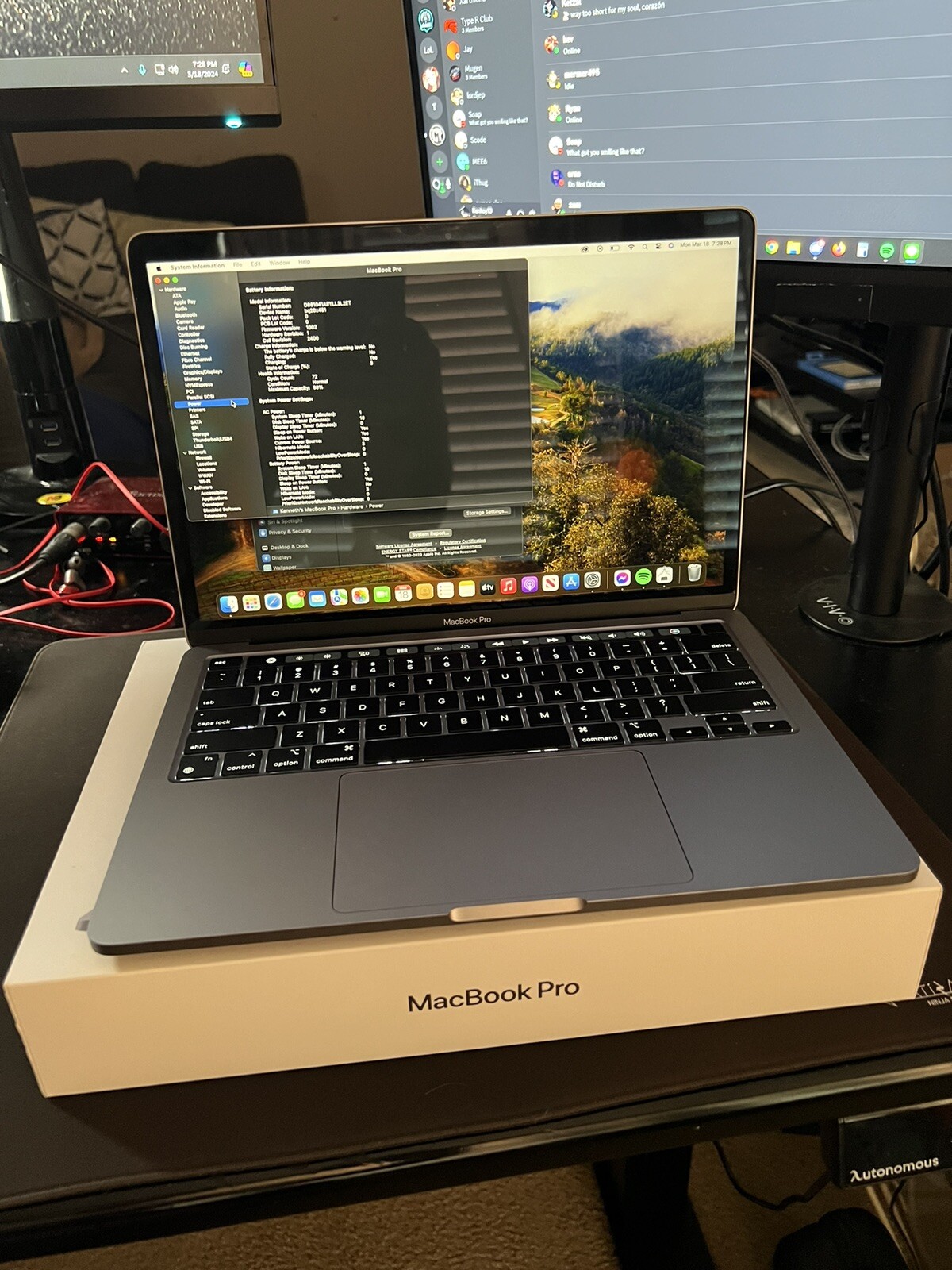 Apple MacBook Pro 13-inch 256GB SSD/8GB RAM – Space Gray (MYD82LL/A)