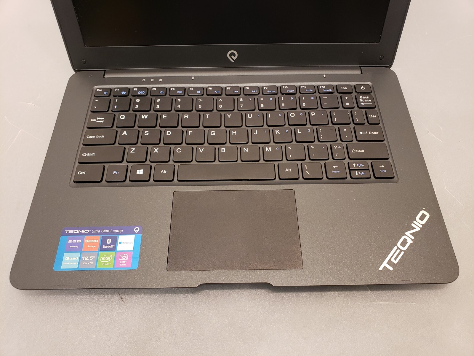 Teqnio Ultra Slim Laptop ELL1201T 12.5″ Windows 10 32GB SSD 2GB Intel Atom