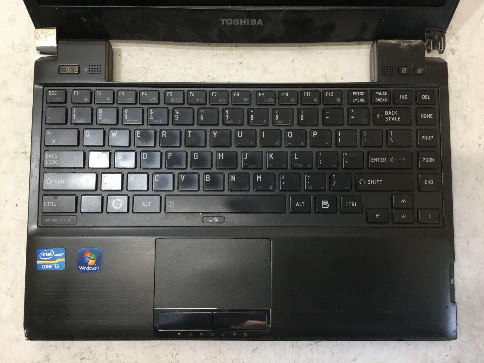 TOSHIBA PORTEGE R835-P50X – FOR PARTS – INTEL I3 – NO RAM – READ DESCRIPTION -BB