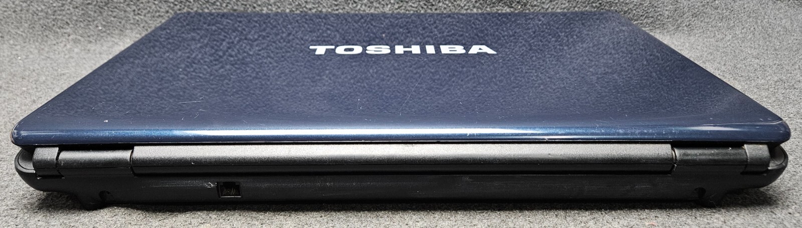 17.1” Toshiba Satellite L355D-S7901 Laptop w/ Power Supply – For Parts/Salvage