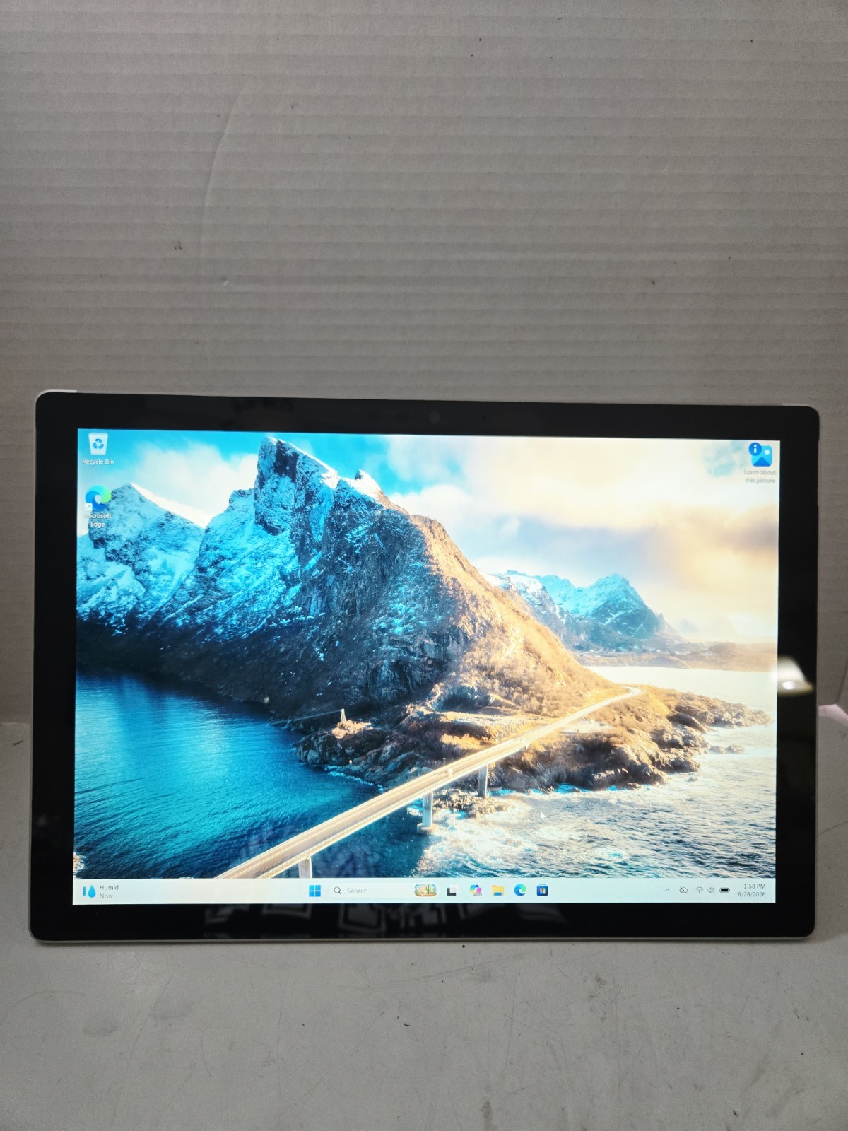 Microsoft Surface Pro 5 1796 Core i5-7300U 2.60GHz 8GB 128GB