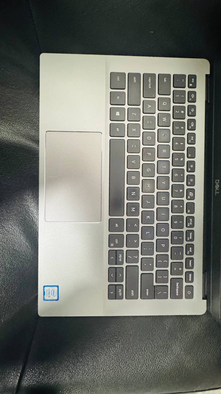 Dell Latitude 3301 8GBRM – 256GB i5-8265U Windows 11 Pro come withe adopter