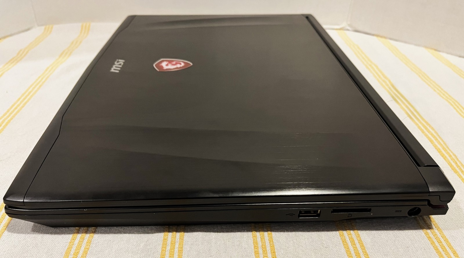 MSI Apache Pro Gaming Laptop GE72MVR 7RG-NVIDIA GTX 1070- Beautiful Condition!