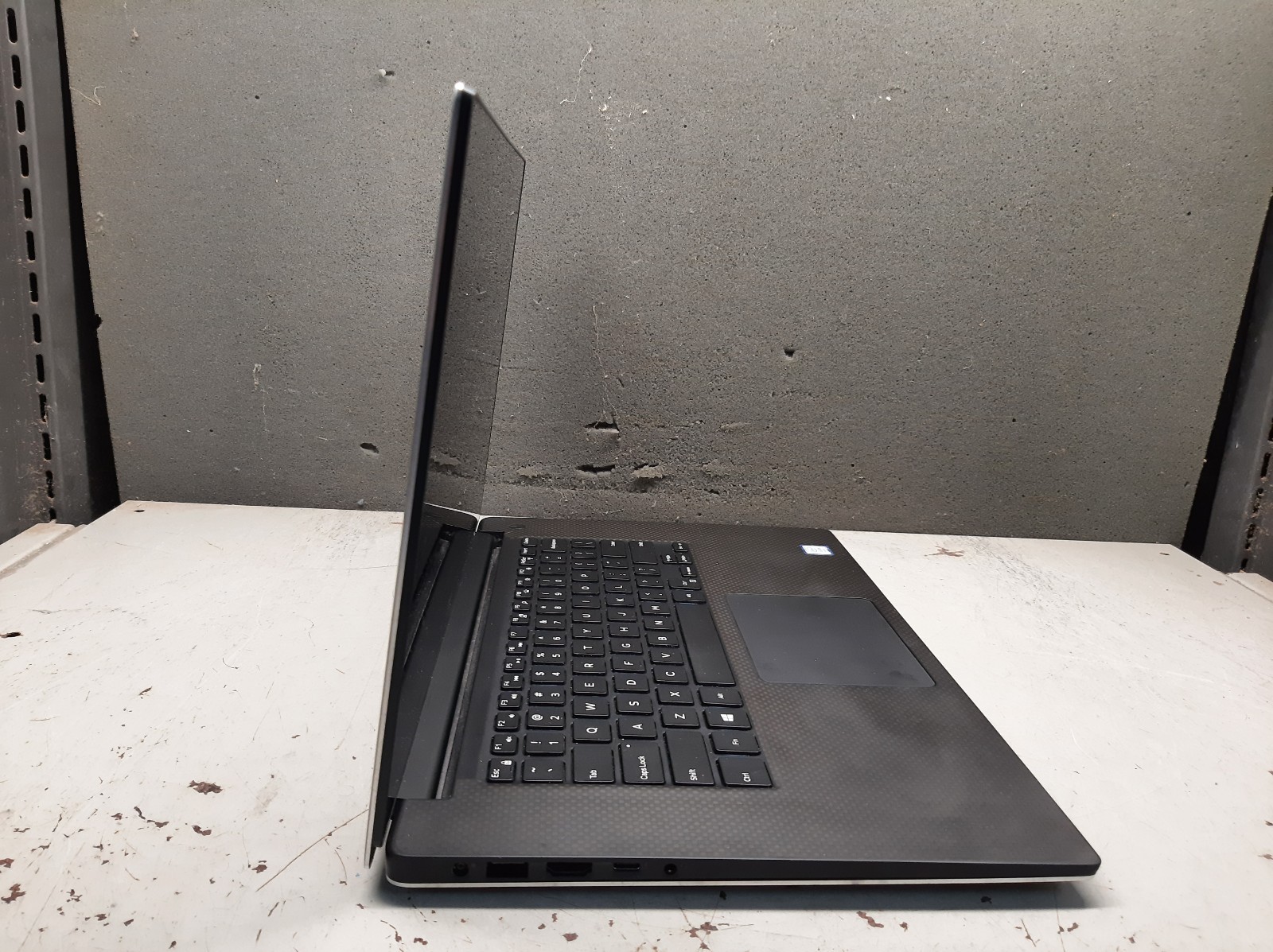 Dell Precision 5510 15.6″ Xeon E3 1505M v5 8GB RAM 512GB SSD NVIDIA Windows 11