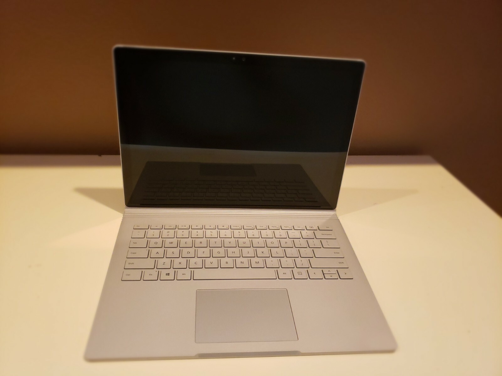 Microsoft Surface Book 13.5 inch (256GB, Intel i7-6600U, 2.5GHz, 8GB)…