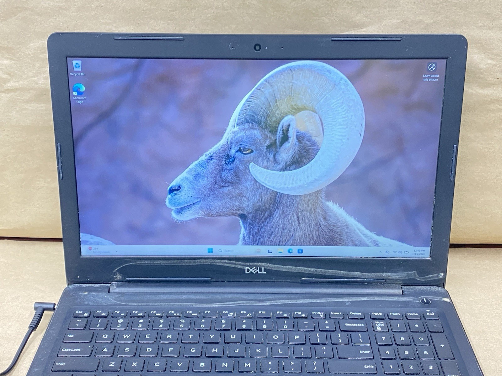 Dell Latitude 3590 – 15.5″ 1920×1080 – i5-8250U – 8GB – 256GB SSD – Win 11 Pro