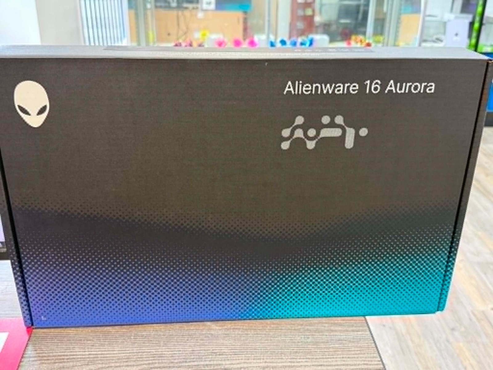 Alienware 16X Aurora Gaming Laptop Ultra 7 255HX 16GB 1TB SSD RTX 5060 16″ New
