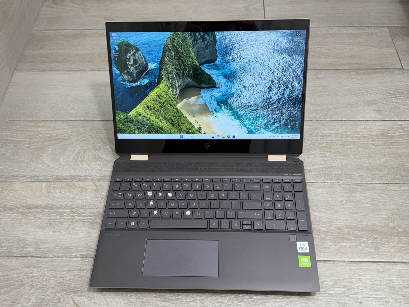 HP Spectre 15-DF1033DX 15.6″ 4K Touch Core i7-10510U GeForce MX250 8GB RAM 512GB