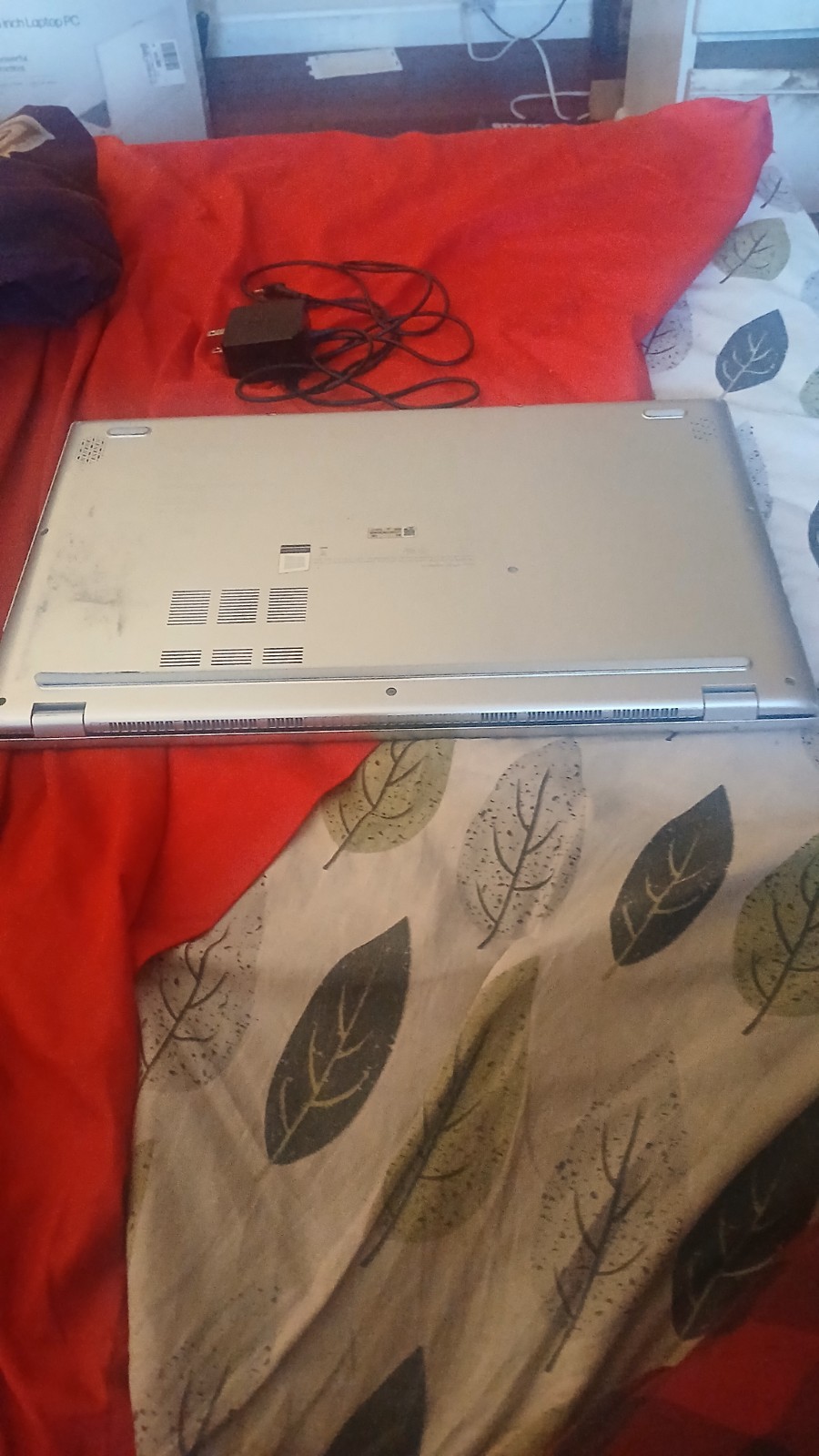 Asus Vivobook 17, AMD Ryzen 3 3250U with radeon graphics, 8gb RAM, 238gb storage