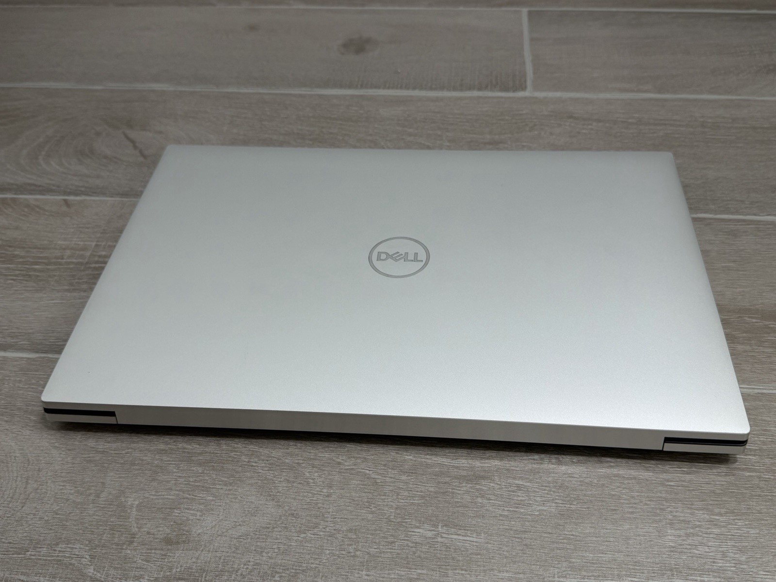 Dell XPS 17 9700 Touch Laptop Core i7-10875H GeForce RTX 2060 16GB RAM 1TB SSD