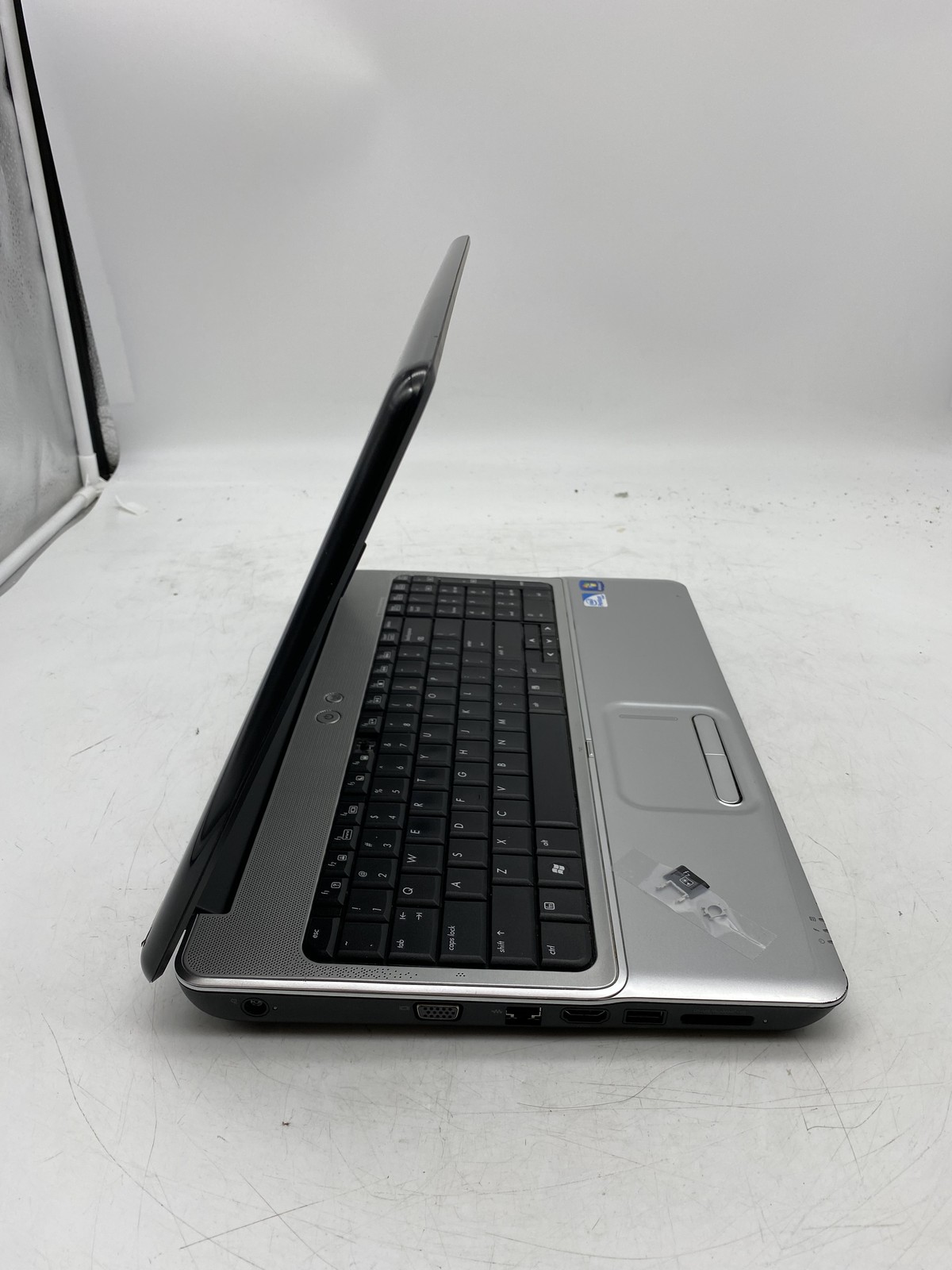 HP G60 NoteBook Laptop Intel Pentium T4300 2.1GHz 3GB RAM 320GB HDD W10P