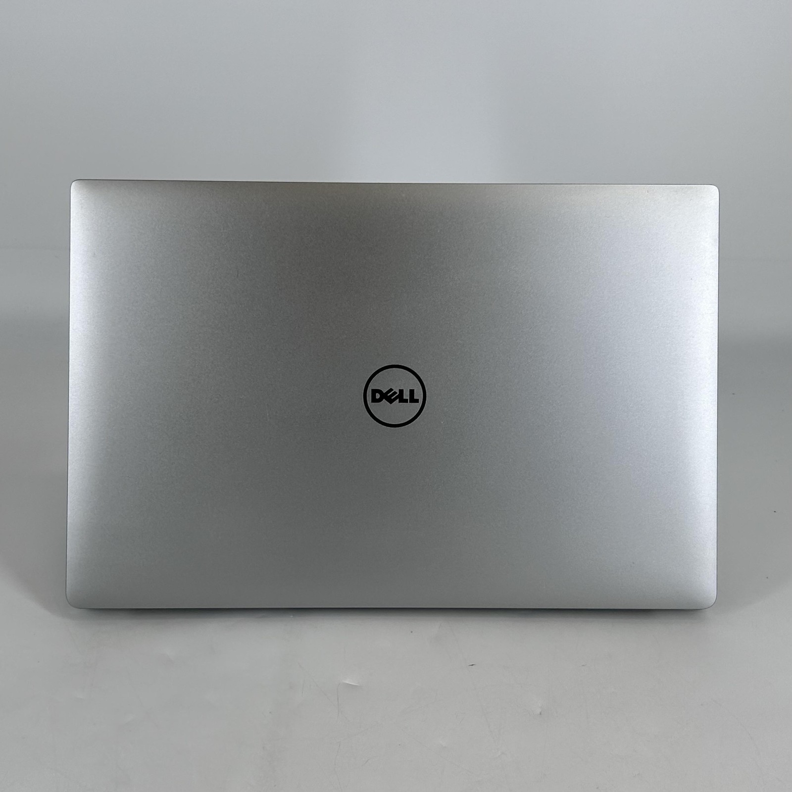Dell XPS 15 9560 FHD i7-7700HQ 2.80GHz 16GB 512GB SSD GTX 1050 Good