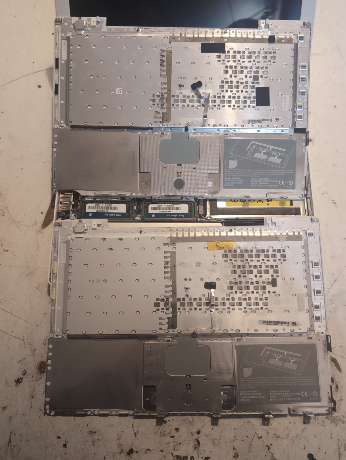 Broken Old Mac Laptop CW-8221-C for Parts Not Working As-Is Read Description