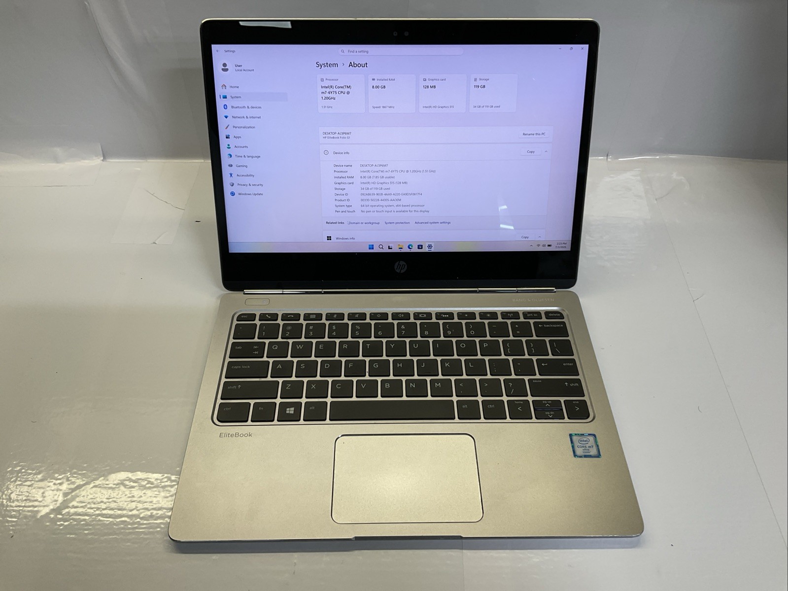 HP EliteBook Folio G1/ m7 Processor/ 8GB RAM/ 128GB SSD/W11/(132F)