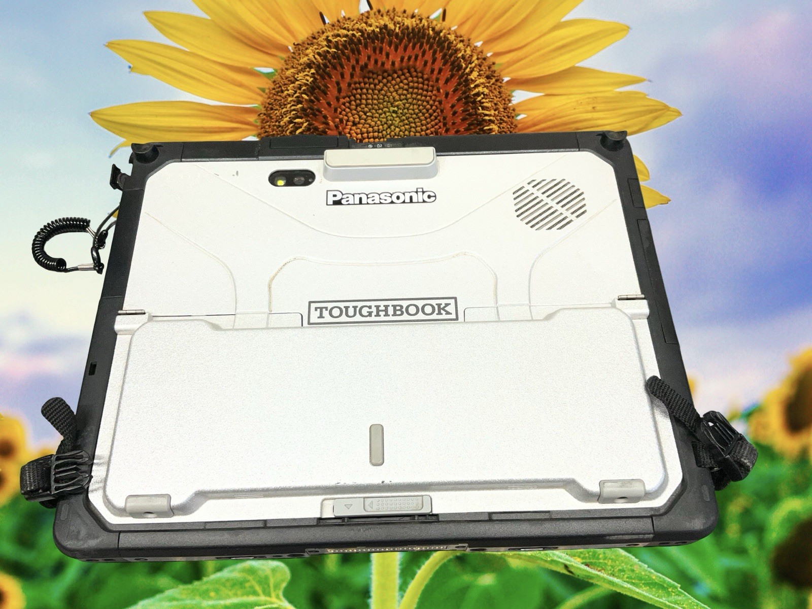 Panasonic Toughbook CF-33 i5-6TH GEN 2.4GHz 8GB RAM TOUCH