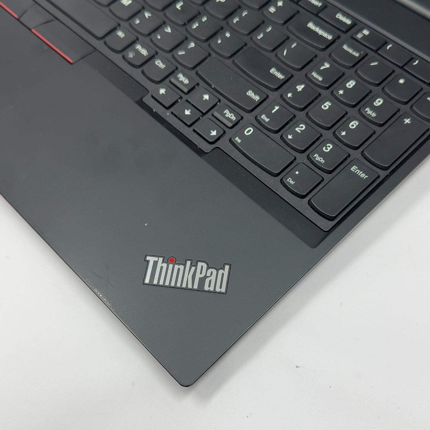 Lenovo Thinkpad E595 15.6″ Ryzen 5 3500U 2.1GHz 8GB RAM 256GB SSD Stickers
