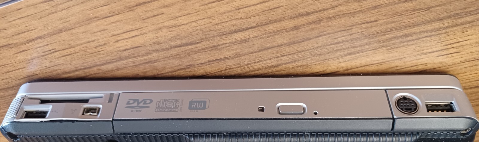 Compaq Presario V2000 AMD Turion 64 @1.8GHz 1GB RAM NO hard drive or power cord