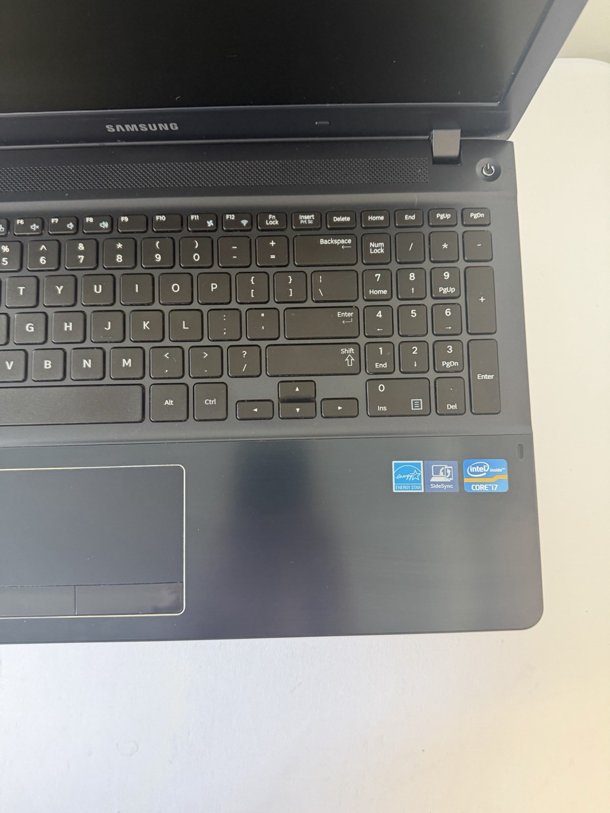 Samsung NP470RSE Laptop – Good Screen – Intel i7-3537U – RAM 8GB – Read Des