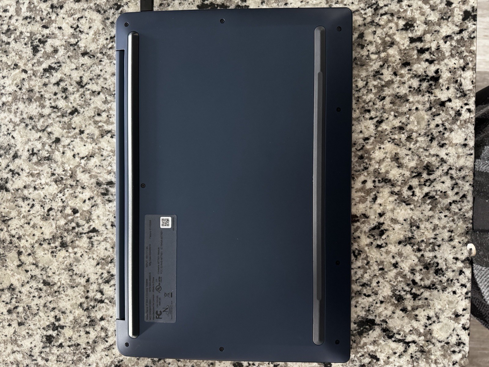 Lenovo Slim 3 Chromebook 14″ Touch (64GB eMMC, MediaTek Kompanio, 1.50 GHz, 4GB)