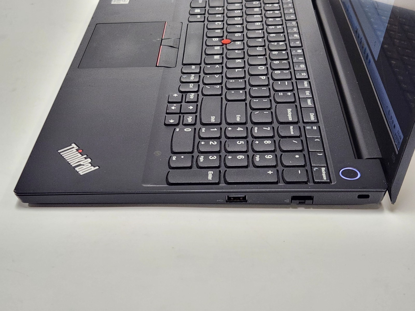 Lenovo ThinkPad E15 15.6″ FHD Intel i7-10510U 1.8Ghz 16GB RAM 512GB SSD W11P