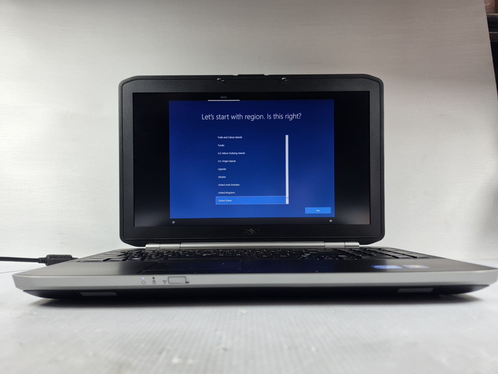 DELL Latitude E5520 15.6″ FHD i7-2640M@2.80GHz 8GB RAM 128GB SSD Windows