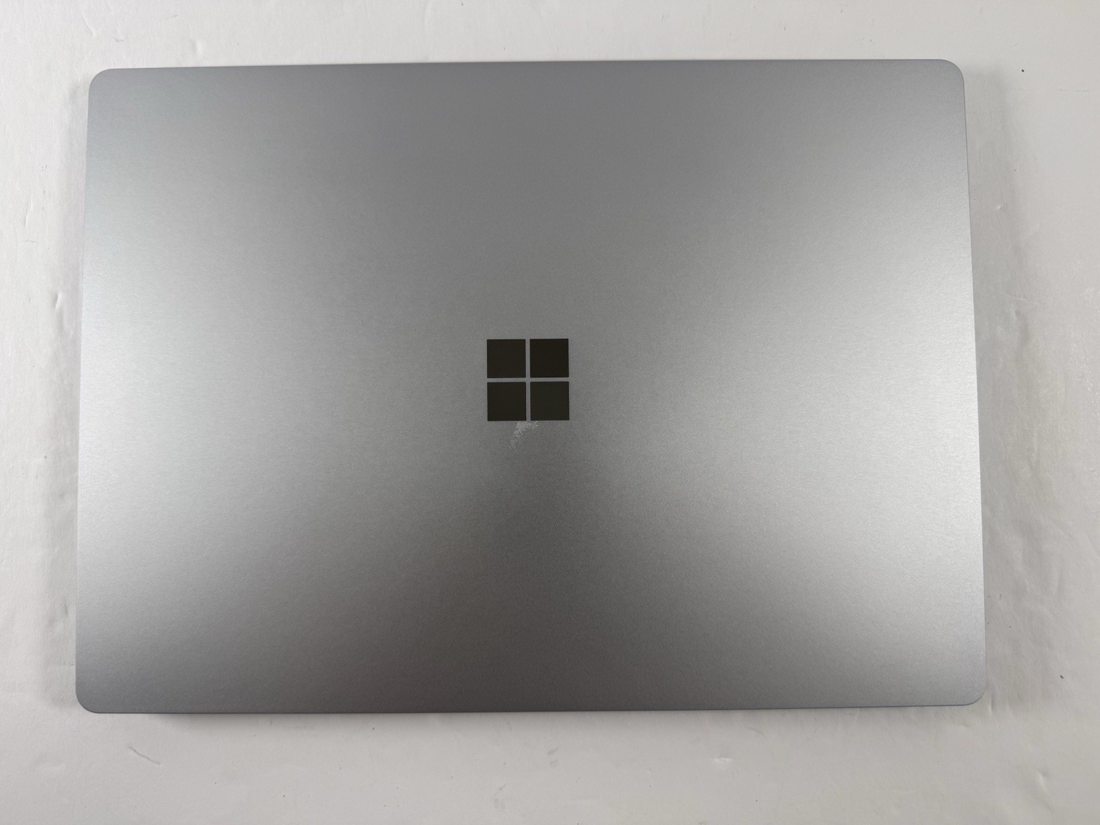 Microsoft Surface Laptop 5 13.5” 1950 Intel Core i7-1265U 16GB RAM 512GB NVME