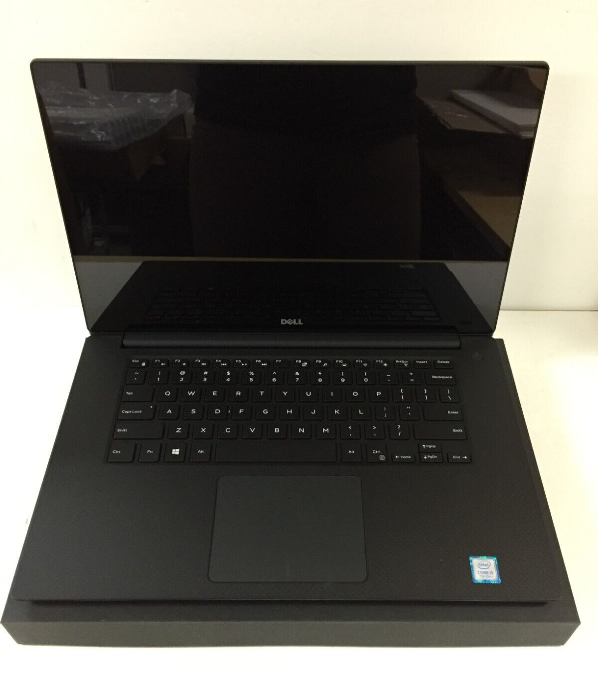 Dell XPS 9560-5000SLV-PUS 15.6 Touch Laptop/i5-7300HQ/8GB/256GB SSD/GTX 1050/W10