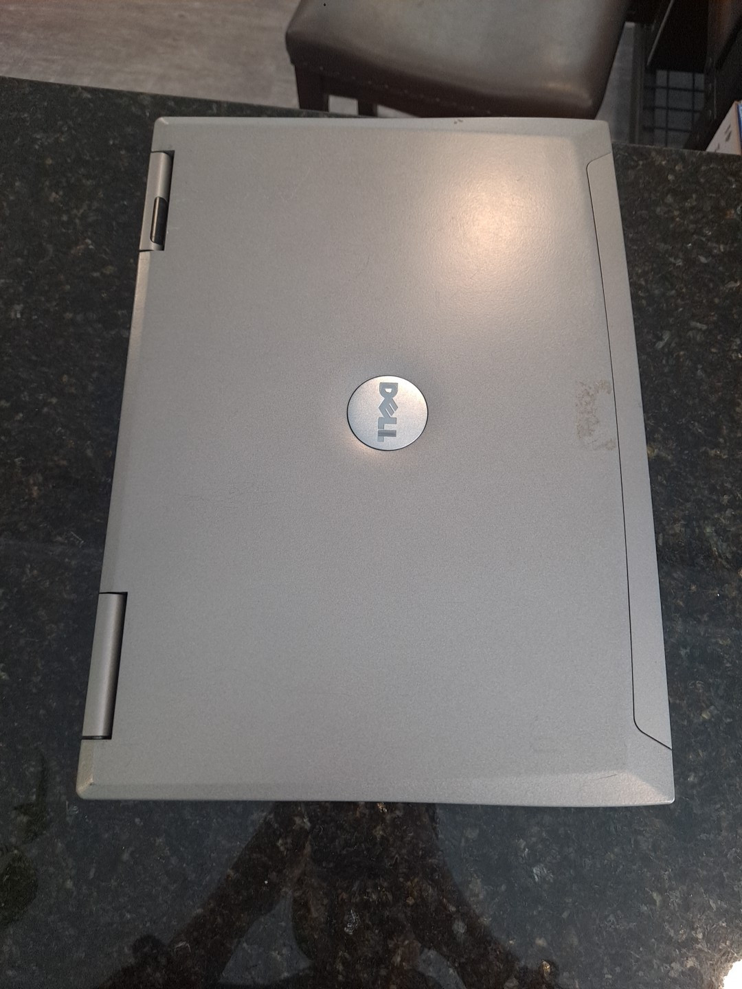 Dell Latitude D810 15″ Laptop Intel Pentium -BOOTS TO BIOS
