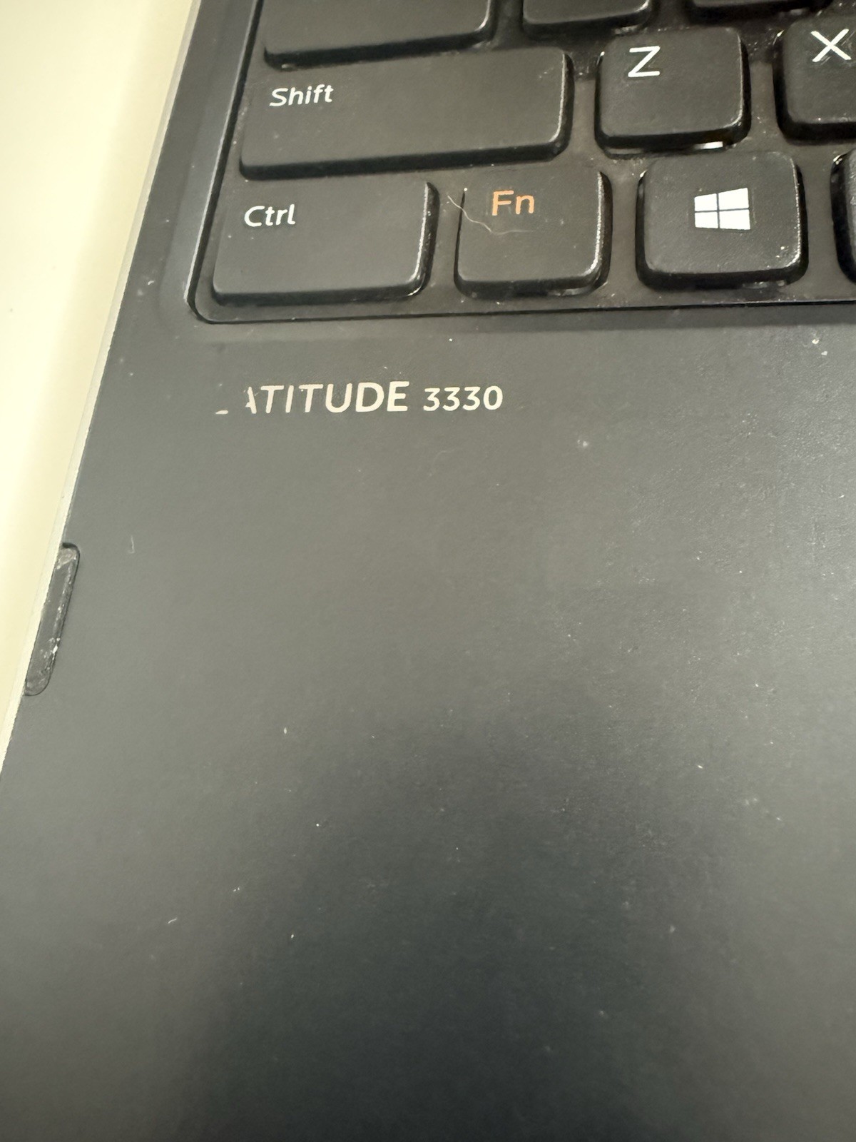 🛠️ Dell Latitude 3330 Laptop – Intel Core i3 – NOT Powering On – Broken Corner