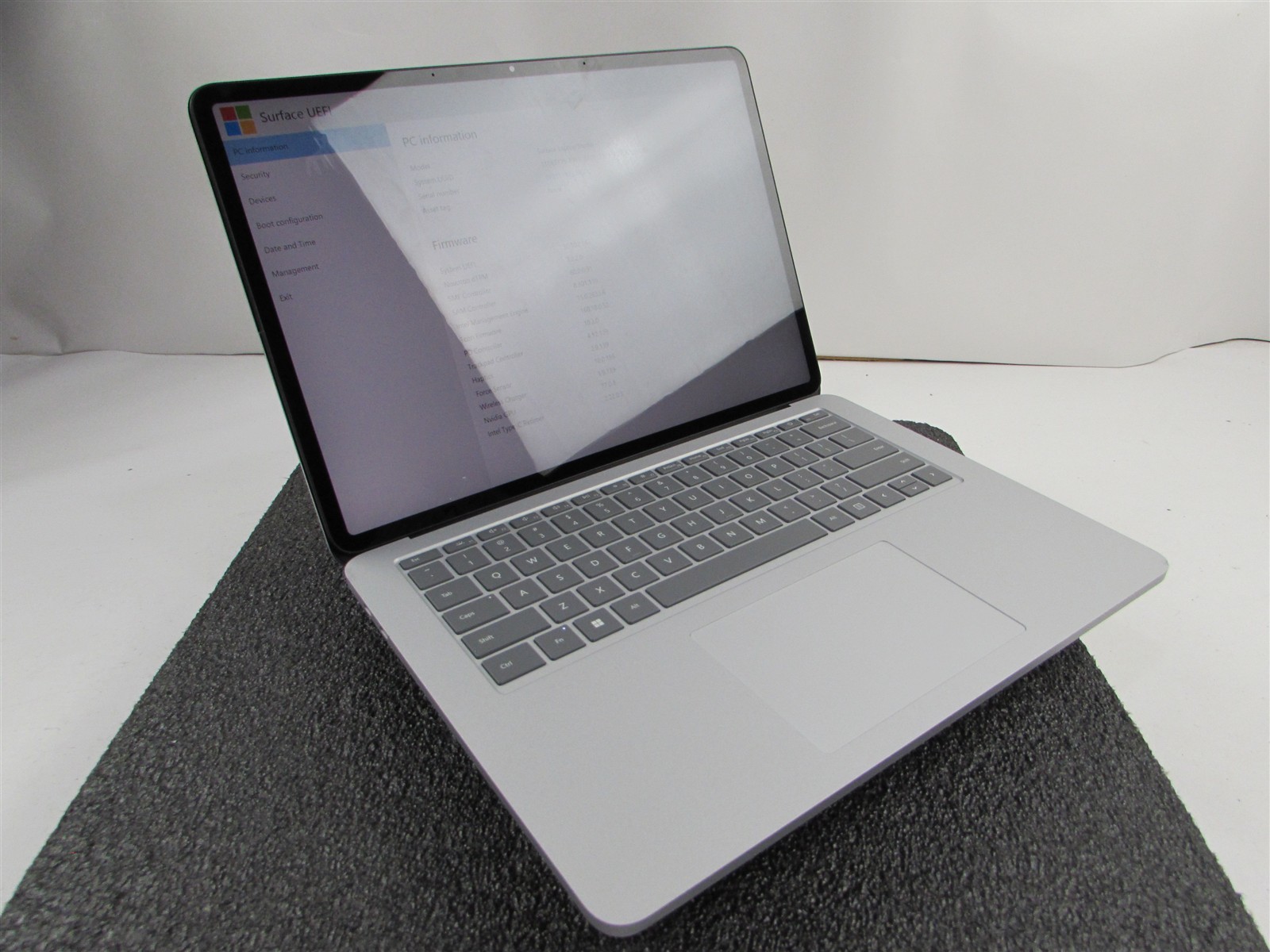 Microsoft Surface Laptop Studio 1964 i7-11370H 1TB SSD 32GB RTX A2000 *No A/C*